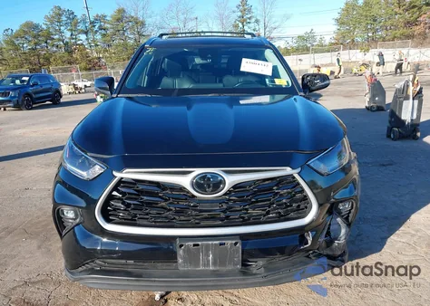 2021 Toyota Highlander Xle z USA, uszkodzony, nr VIN 5TDGZRBH5MS108953